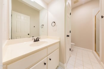 101 Glade Park Rd, Cary, NC 27518