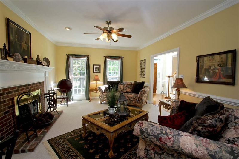 101 Glenmore Rd, Cary, NC 27519