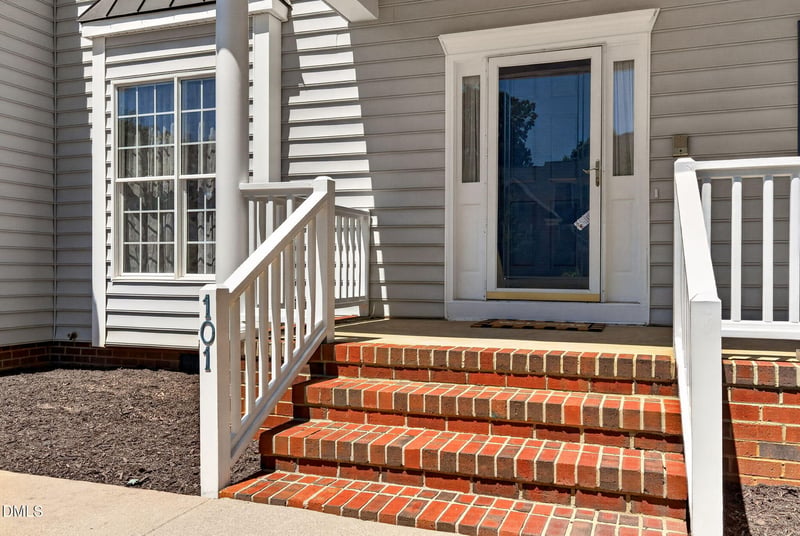 101 Greygate Pl, Cary, NC 27518