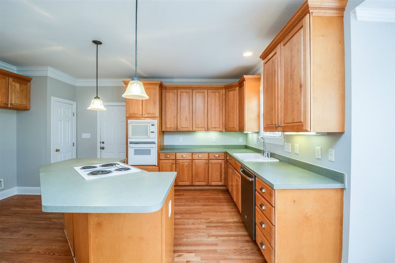 101 Greystone Cir, Clayton, NC 27520
