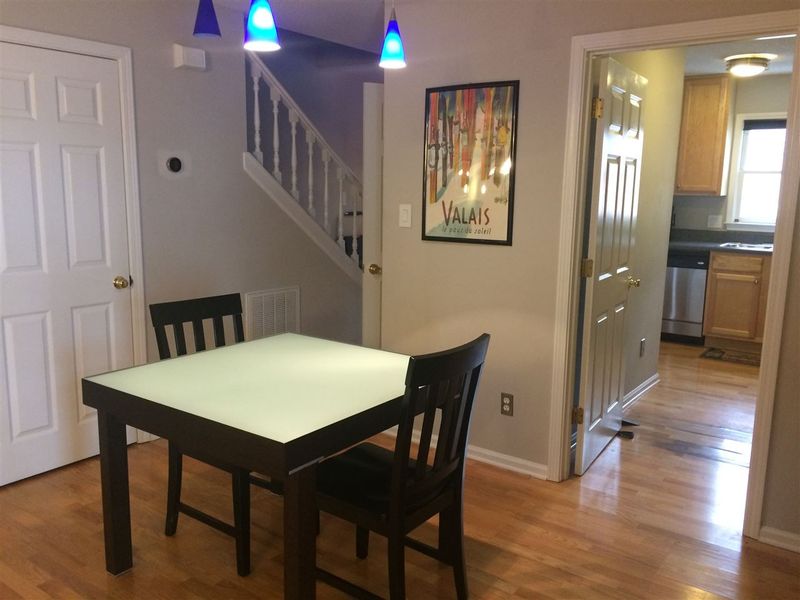 101 Gunston Ct, Chapel Hill, NC 27514