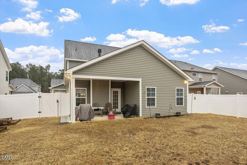 101 Hanover Ct, Clayton, NC 27527