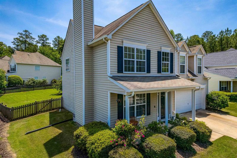 101 Harvolly Dr, Holly Springs, NC 27540