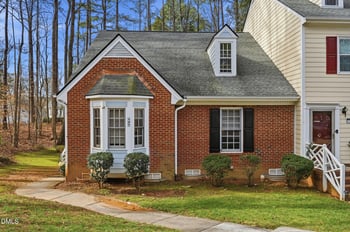 101 Hedgerow Ct, Cary, NC 27513