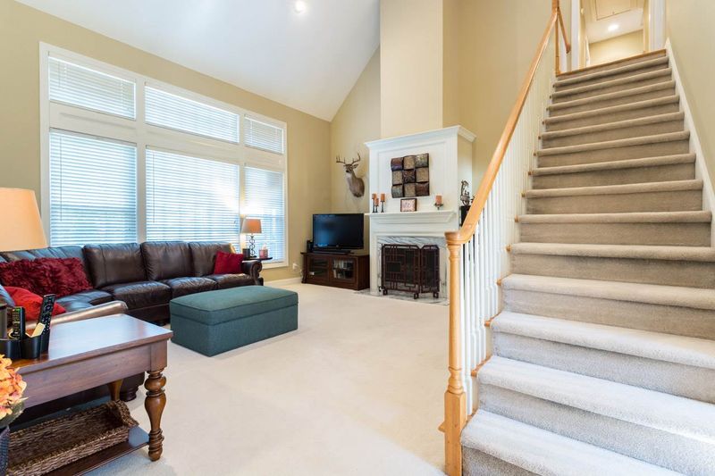 101 Highlands Bluffs Dr, Cary, NC 27518