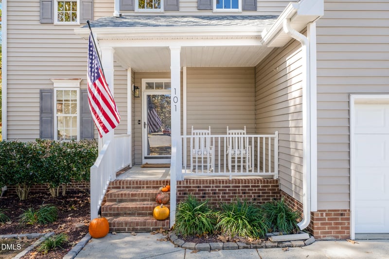 101 Holly Thorn Tc, Holly Springs, NC 27540