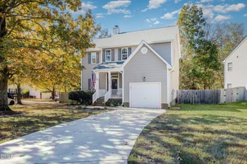 101 Holly Thorn Tc, Holly Springs, NC 27540