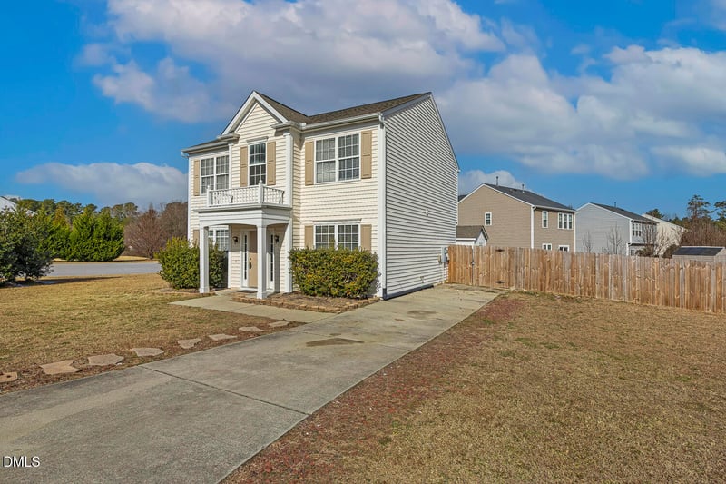 101 Honey Springs Ave, Fuquay Varina, NC 27526