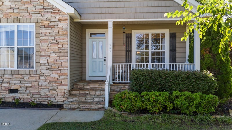 101 Houston Ln, Clayton, NC 27527