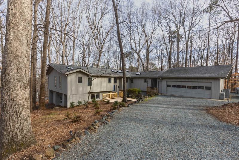 101 Hunter Hill Pl, Chapel Hill, NC 27517