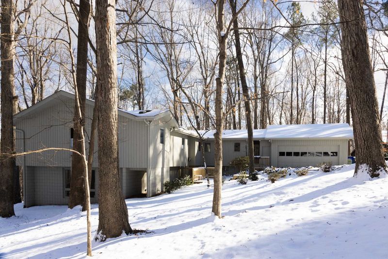 101 Hunter Hill Pl, Chapel Hill, NC 27517