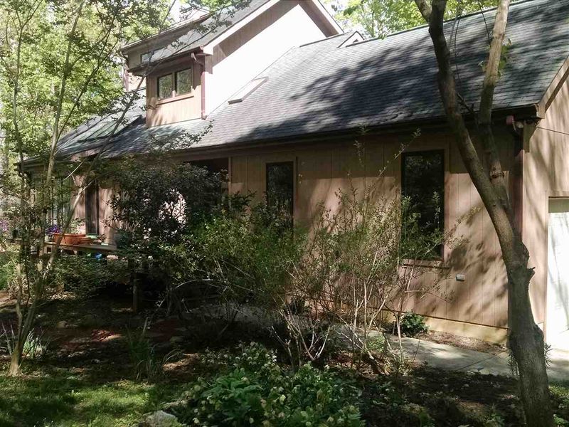 101 Hunters Ridge Rd, Chapel Hill, NC 27517