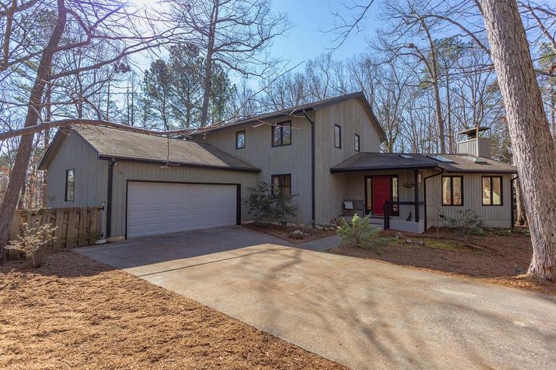 101 Huntington Dr, Chapel Hill, NC 27514