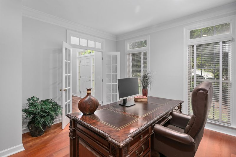 101 Jesnick Ln, Cary, NC 27519