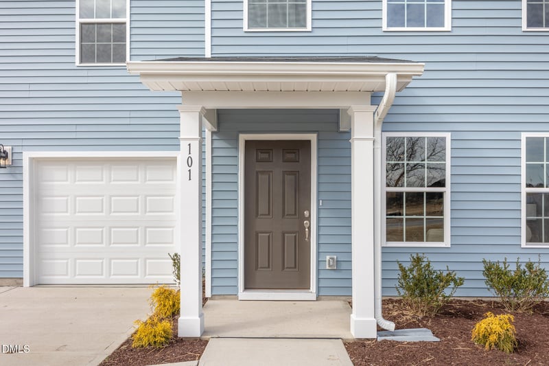 101 Johnson Ridge Way, Four Oaks, NC 27524