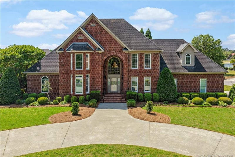 101 Kingsway Dr, Dunn, NC 28334