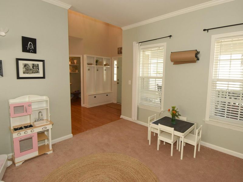 101 Knobview Ct, Holly Springs, NC 27540