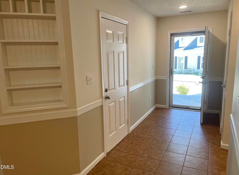 101 Kramer Ct, Cary, NC 27511