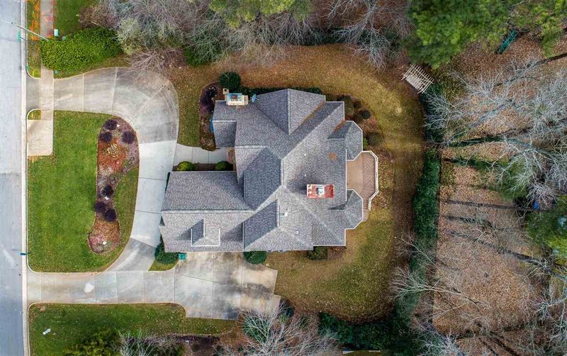 101 Large Oaks Dr, Cary, NC 27518