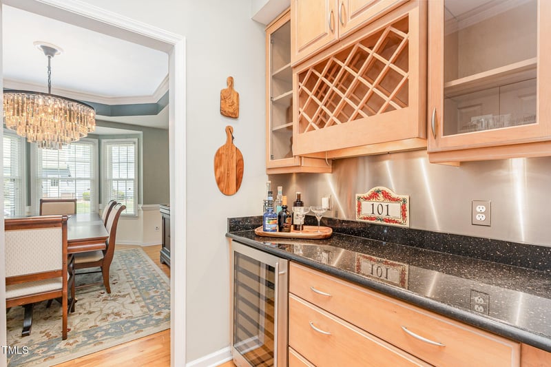 101 Lochmere Forest Dr, Cary, NC 27518