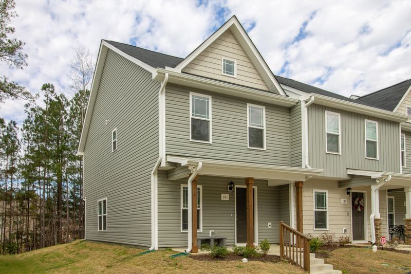 101 Longleaf Pine St, Clayton, NC 27527
