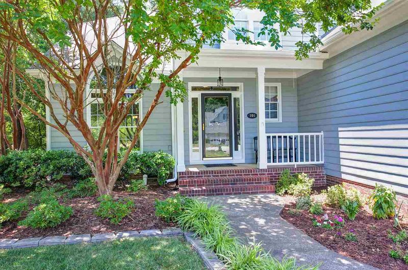 101 Ludlow Ct, Cary, NC 27513