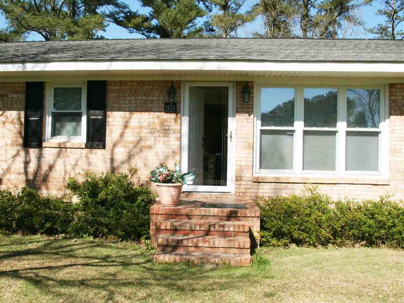 101 Maple Dr, Smithfield, NC 27577