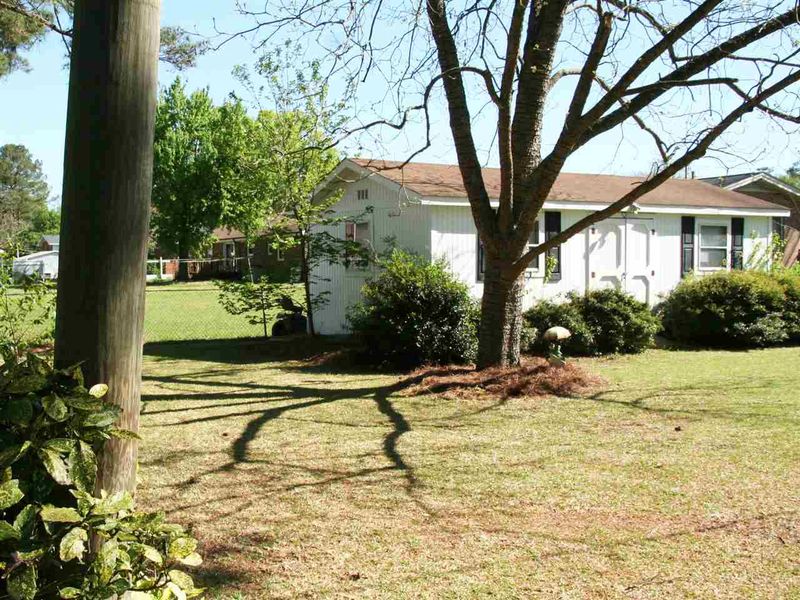 101 Maple Dr, Smithfield, NC 27577