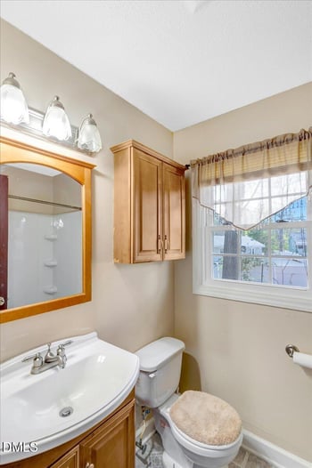 101 Martin Cir, Roanoke Rapids, NC 27870