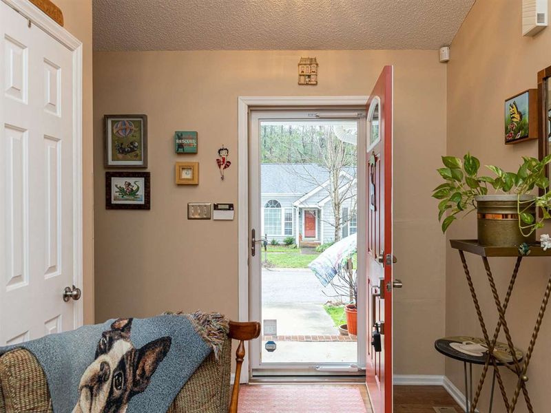 101 Mccorquodale Ct, Cary, NC 27513