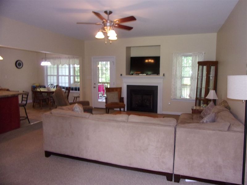 101 Meadowridge Dr, Dunn, NC 28334
