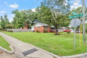 101 Murphy Dr, Cary, NC 27513