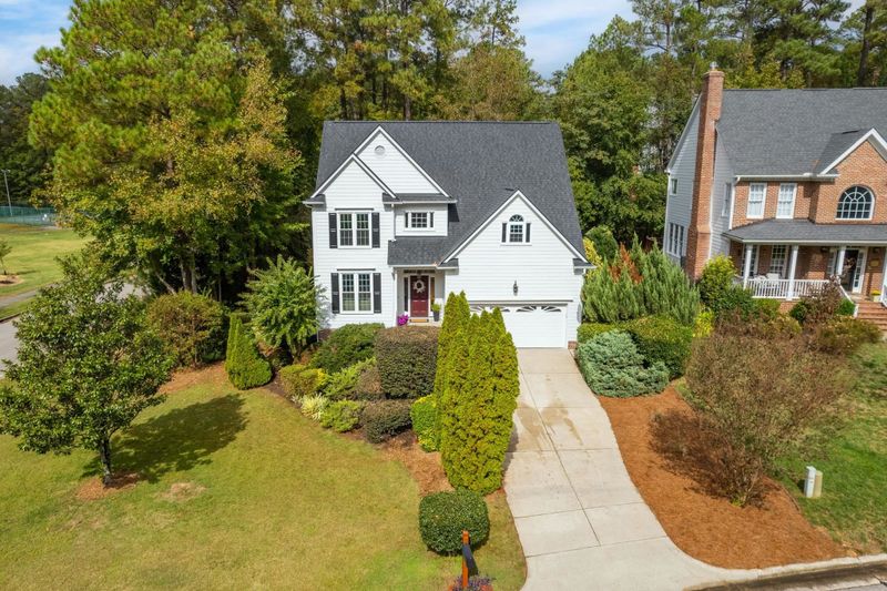 101 Parkroyale Ln, Cary, NC 27519