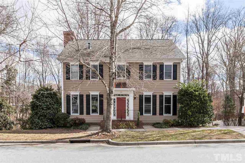 101 Parkside Cir, Chapel Hill, NC 27516