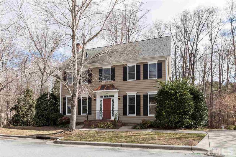 101 Parkside Cir, Chapel Hill, NC 27516