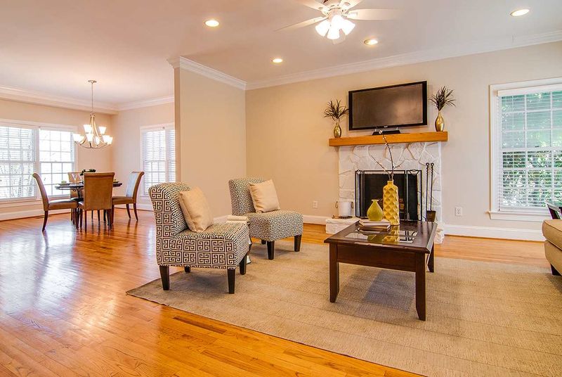 101 Parkview Crescent, Chapel Hill, NC 27516