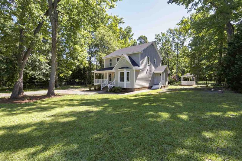 101 Pheasant Dr, Clayton, NC 27520