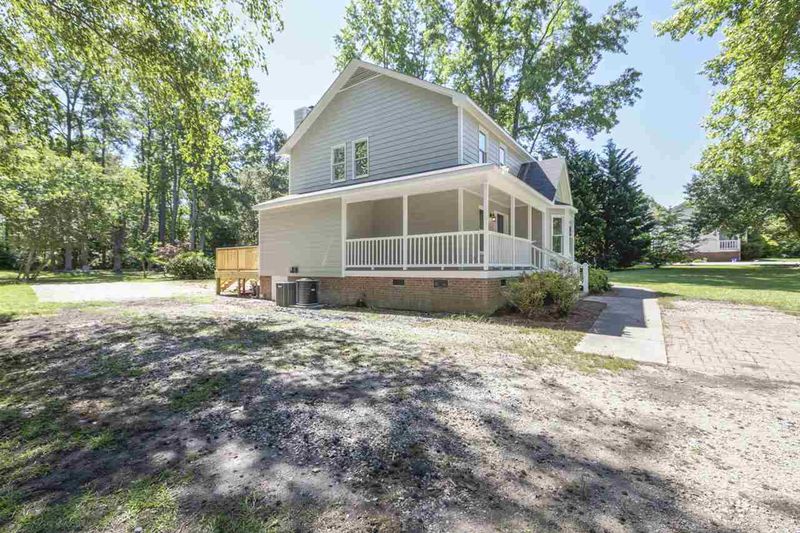 101 Pheasant Dr, Clayton, NC 27520