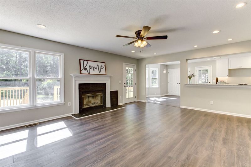 101 Pheasant Dr, Clayton, NC 27520