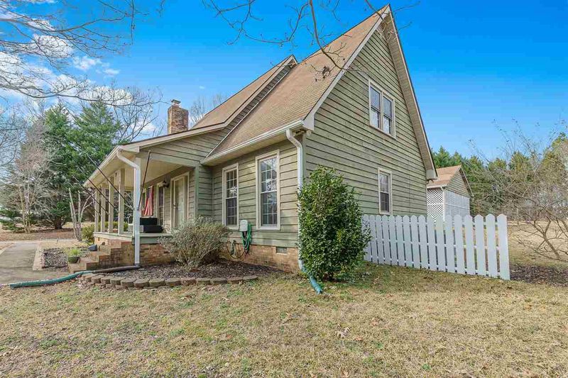 101 Pine St E, Lillington, NC 27546