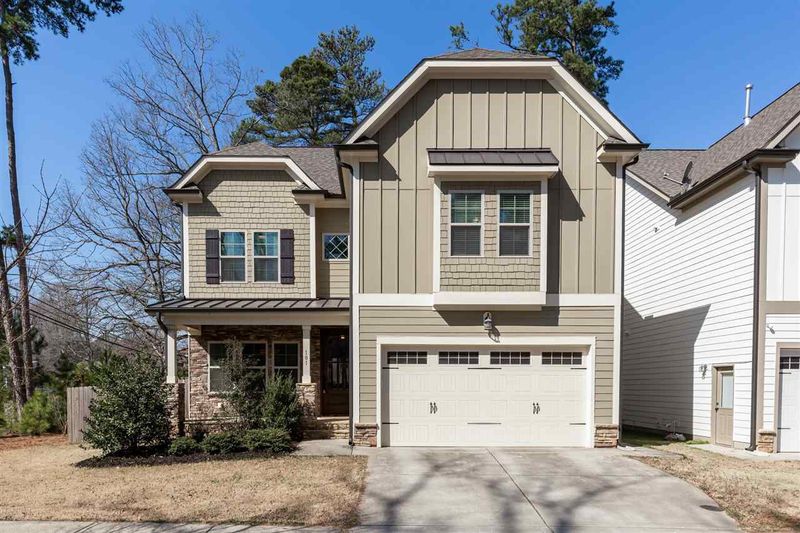 101 Pineland Cir, Raleigh, NC 27606