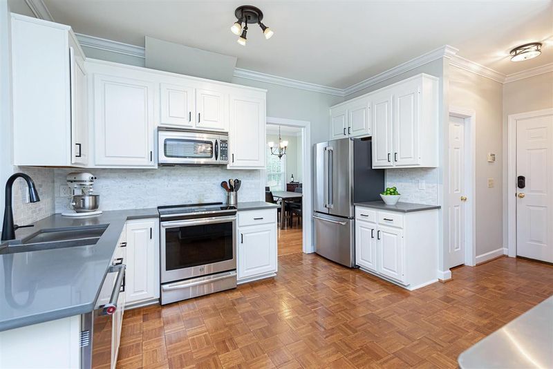 101 Piperwood Dr, Cary, NC 27518