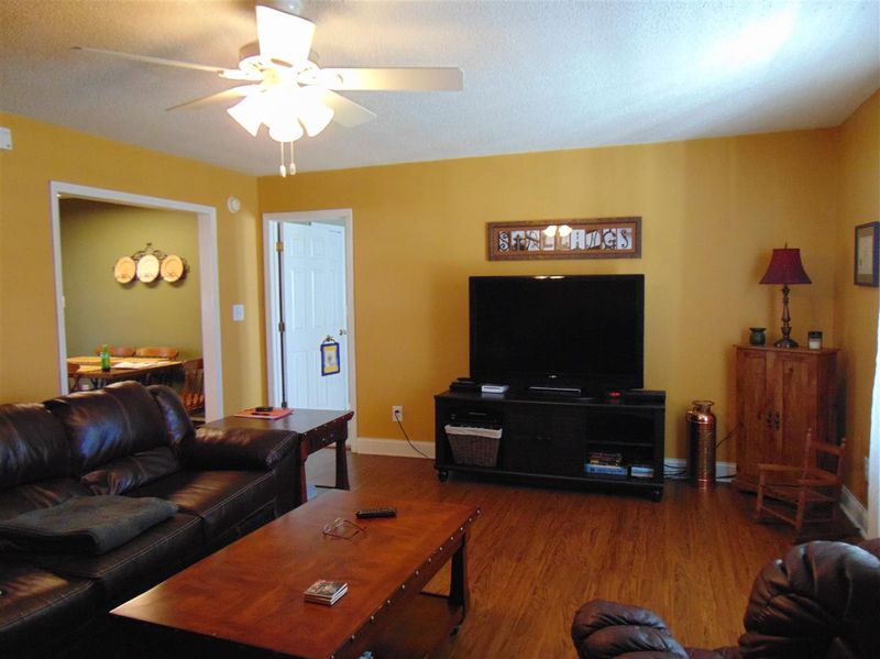 101 Poplar Dr, Clayton, NC 27527