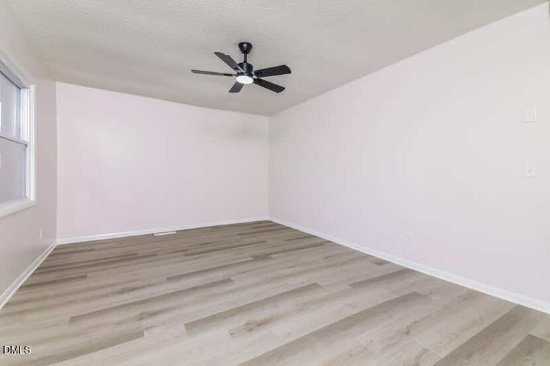 101 Poplar Dr, Smithfield, NC 27577