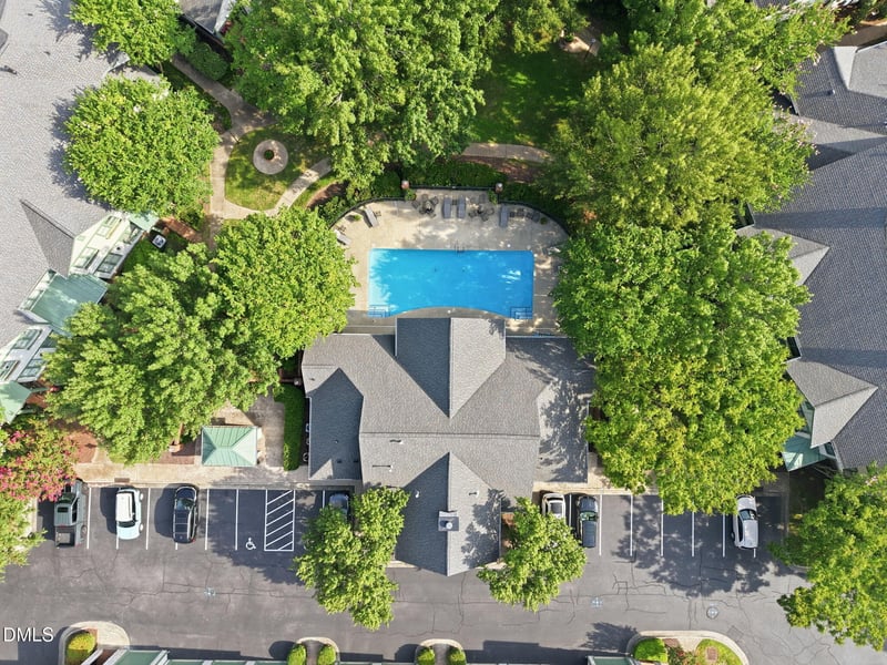 101 Presque Isle Ln #Bldg 100, Chapel Hill, NC 27514