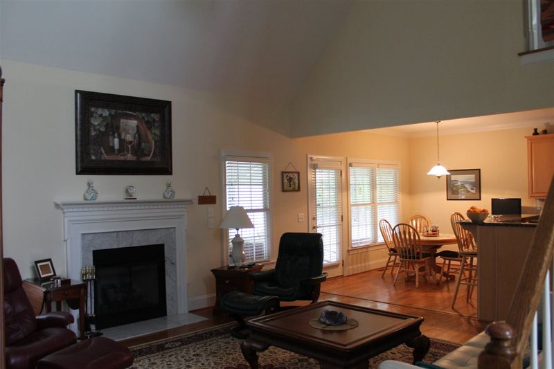 101 Prestwick Ct, Mebane, NC 27302
