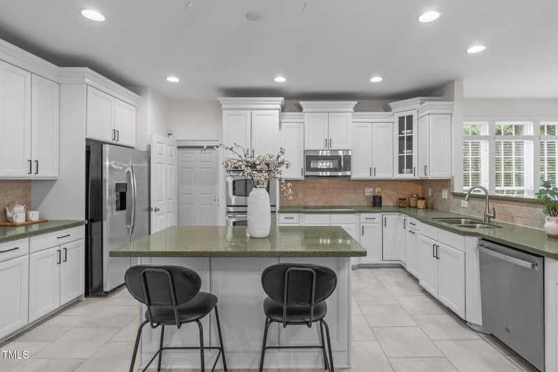 101 Quarryrock Rd, Holly Springs, NC 27540