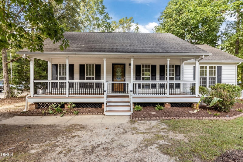 101 Richmond Dr, Archer Lodge, NC 27527