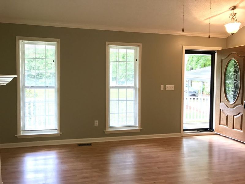 101 Richmond Dr, Clayton, NC 27527