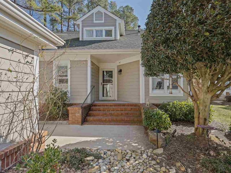 101 Ripplewater Ln, Cary, NC 27518